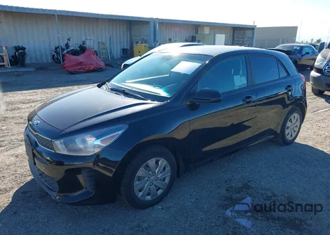 2020 Kia Rio 5-Door S z USA, uszkodzony, nr VIN 3KPA25AD6LE307326